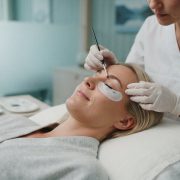 Hvor lenge varer farging av vipper? Alt du trenger å vite i 2026 – Hero Image Hvor lenge varer farging av vipper? Alt du trenger å vite i 2026